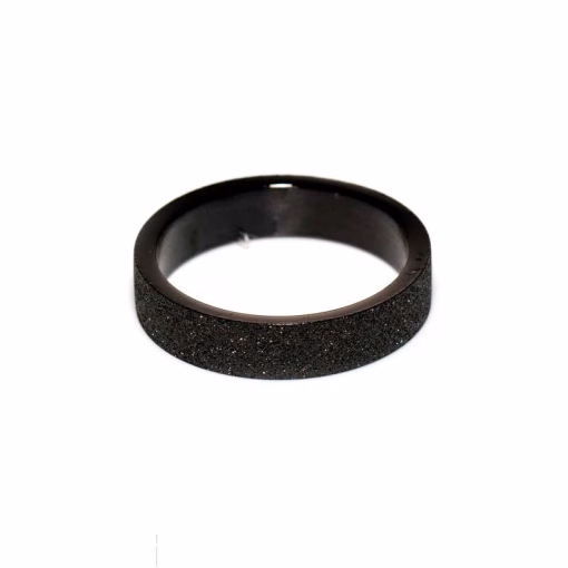 svart ring